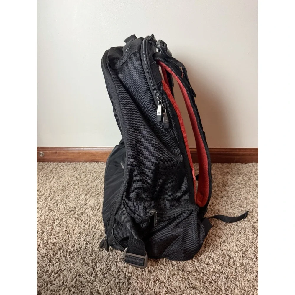 Everki Beacon Console Gaming Laptop black Backpack (See pics for details)